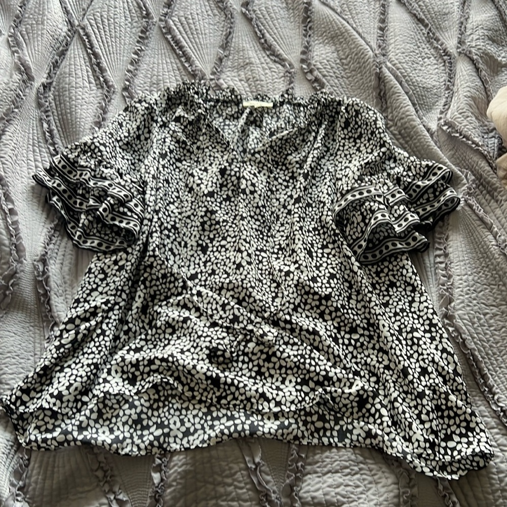 Max Studio size 1 x blouse. Worn twice.